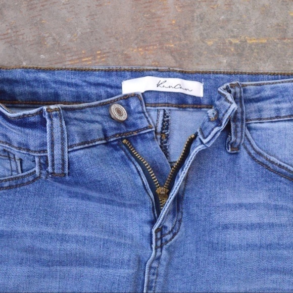 KanCan Distressed Raw Hem‎ Stretchy Denim Mini Skirt, Size 3/25 FLAW - Picture 3 of 7